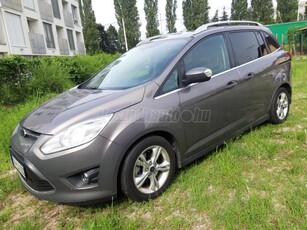 FORD C-MAX Grand1.6 VCT Champions [7 személy] DIGITKLÍMA- ÜLÉSFŰTÉS -PARKRADAR- SÉRÜLÉSMENTES ! MEGKÍMÉLT !