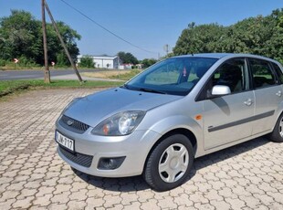 Ford Fiesta 1.4 Ghia Klíma Gyönyörű belső Vezet...