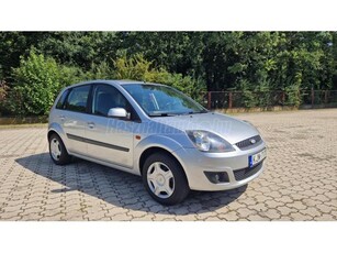 FORD FIESTA 1.4 Ghia Klíma Gyönyörű belső Vezetett Szervízkönyv