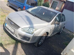 FORD FOCUS 1.6 TDCi Ghia DPF