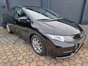 HONDA CIVIC 1.4 Comfort SZÉP SPORTOS ÉBENFEKETE SZÍN. LED MENETFÉNY. DIGITKLÍMA. ALUFELNI.START-STOP.VÉG