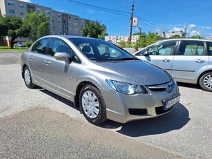 HONDA CIVIC 1.8 LS SEDAN MAGYARORSZÁGI VÉGIG MÁRKASZERVIZES