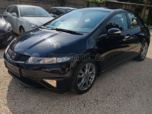 HONDA CIVIC 1.8 Sport /SÉRÜLÉSMENTES/VÉGIG SZERVIZKÖNYVES/TÉLI-NYÁRI KERÉKSZETTEL/