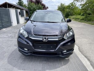 HONDA HR-V 1.5 Elegance 1.Tulaj.végig Hondánál vezetett Sz.könyv.vonóhorog.NAVI.Sávelhagyó Figyelő