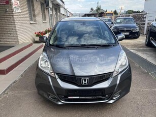 HONDA JAZZ 1.4 Executive CVT Napfénytető!!Tempomat!!Ülésfűtés