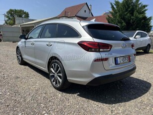 HYUNDAI I30 1.4 T-GDi Premium i30.KOMBI...NAVI TOLATÓKAMERA.ÜLÉSFŰTÉS. STB