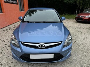 HYUNDAI I30 1.6 CRDi LP Comfort !! KLÍMA !!10 LÉGZSÁK !! FRISS VIZSGA TOLATÓ RADAR !! TÉLI NYÁRI KERÉK !!