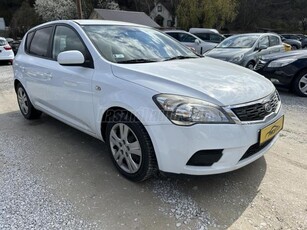 KIA CEE'D 1.4 EX +SZERVIZKÖNYV++126E.KM+