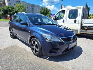 KIA CEE'D SW 1.4 EX 157900 KM FACELIFT VEZETETT SZERVIZKÖNYVVEL