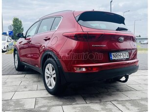 KIA SPORTAGE 1.6 GDI UEFA Végig vezetett szervizkönyv