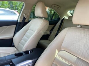 LEXUS IS 300h Comfort Leather&Navigation (Automata)