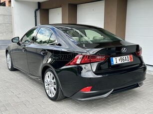 LEXUS IS 300h Comfort&Navigation (Automata) SZÉP ÁLLAPOT-KEVÉS KM-KULCSNÉLKÜLI NYITÁS/INDÍTÁS-NAVI-BŐR-TOLATÓKAMERA/RADAR