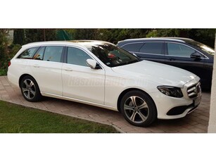 MERCEDES-BENZ E 220 d T 9G-TRONIC Multibeam LED / WideScreen / Panoráma tető