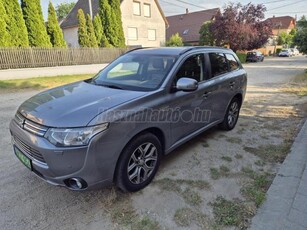 MITSUBISHI OUTLANDER 2.0 PHEV Instyle Navi 4WD CVT