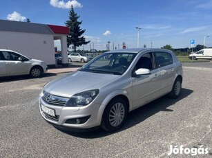 Opel Astra 1.4 16V Comfort vonóhorog.kevés km.k...