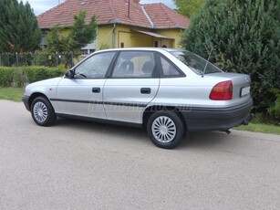 OPEL ASTRA F 1.6 RozsdamentesSzépÁllapotbanEladó