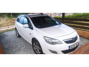 OPEL ASTRA J 1.7 CDTI Cosmo