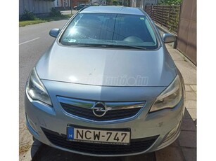 OPEL ASTRA J Sports Tourer 1.7 CDTI Cosmo A17DTR