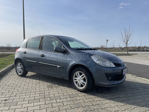 RENAULT CLIO 1.4 16V Authentique