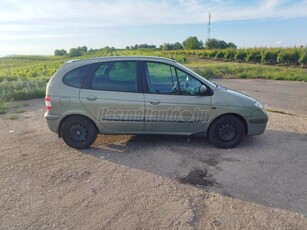 RENAULT SCENIC Scénic 1.9 dCi Privilege