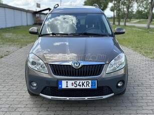 SKODA ROOMSTER 1.6 CR TDI Scout Navigáció - Panorámatető - 1 ÉV DEFEND GARANCIA - 73e km