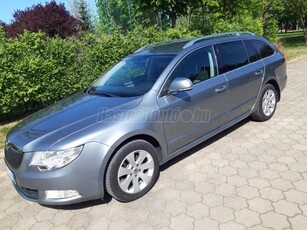 SKODA SUPERB Combi 1.4 TSI Elegance VEZETETT SZERVIZKÖNV ! AZONNAL VIHETŐ !