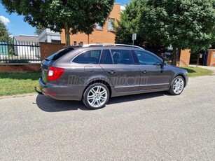 SKODA SUPERB Combi 2.0 CR TDI Elegance PANORÁMA TETŐ. 159 EZER KILOMÉTER