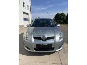 TOYOTA AURIS 1.33 Aquatis VÉGIG VEZETETT SZERVIZKÖNYV