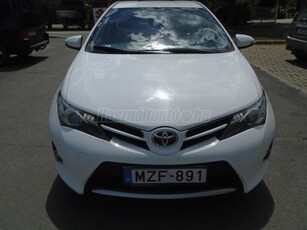 TOYOTA AURIS 1.4 D-4D Active