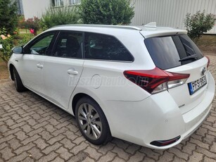 TOYOTA AURIS 1.8 HSD Executive (Automata)