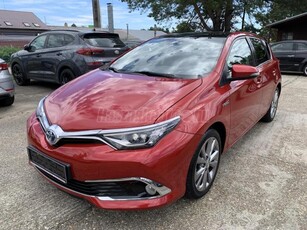 TOYOTA AURIS 1.8 HSD Executive (Automata) Vezetett Sz-könyv!Kamera.Led.Parkassist.Panorámatető.Navi!