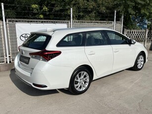 TOYOTA AURIS Touring Sports 1.8 HSD Live TSS (Automata) 2017 - navi - kamera - ülésfűtés - vezetést támogató rendszerek