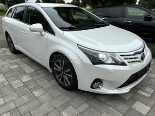 TOYOTA AVENSIS Wagon 2.0 D-4D Premium 131000km.Xenon.Félbőr..Magyar rendszámos.Navi.Kamera.Szervizélet!