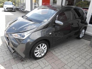 TOYOTA AYGO 1.0 x-play