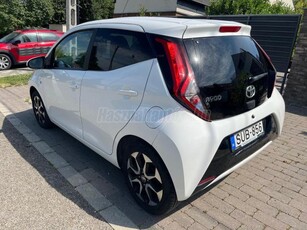 TOYOTA AYGO 1.0 x-play + style + connectivity