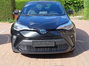 TOYOTA C-HR 1.8 Hybrid Comfort Business e-CVT VÉGIG SZERVIZELT