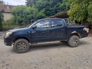 TOYOTA HI LUX Hilux 2.5 D-4D 4x4 Double Comfort AC