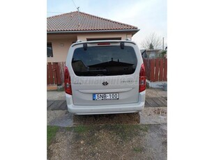 TOYOTA PROACE City Verso 1.2T Family L2H1 [7 személy]