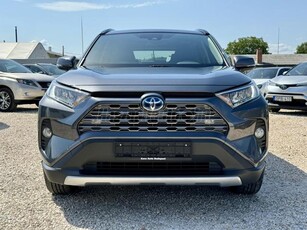 TOYOTA RAV 4 Rav4 2.5 Hybrid Comfort Style Business e-CVT Sérülésmentes LED Navigáció Vezetés támogató rendszerek Vonóhorog