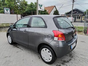 TOYOTA YARIS 1.0 KLÍMA.7.AIRBAG.3KULCS.15'BikolorALU.ÚJSZERŰ.NYÁRI-TÉLIGUMIK