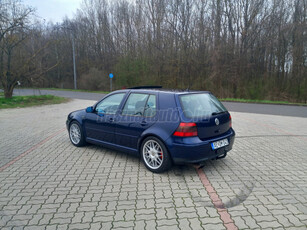 VOLKSWAGEN GOLF IV 2.3 V5 Highline