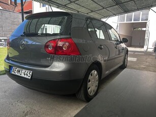 VOLKSWAGEN GOLF V 1.6 Trendline