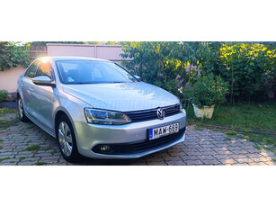 VOLKSWAGEN JETTA VI 1.4 TSI Comfortline