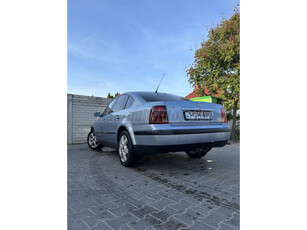 VOLKSWAGEN PASSAT V