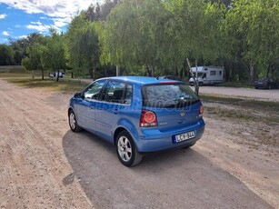 VOLKSWAGEN POLO 1.4 80 16V Comfortline Tolatókamera + Multimédiás kijelző + Fiss műszaki