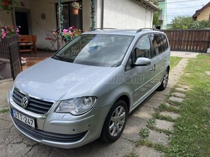 VOLKSWAGEN TOURAN 1.4 TSi Highline