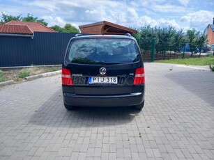 VOLKSWAGEN TOURAN 1.6 FSI Trendline 7 személyes