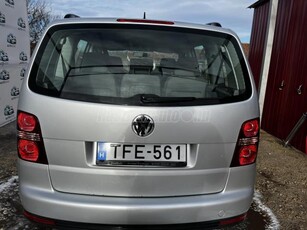 VOLKSWAGEN TOURAN 1.6 Trendline