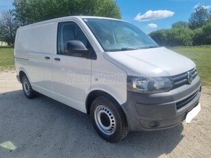 VOLKSWAGEN TRANSPORTER T5 2.0 CR TDI megkímélt állapotban