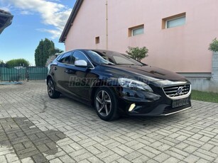 VOLVO V40 2.0 D [D2] R-Design Momentum Xenon navigáció végig szervizelt